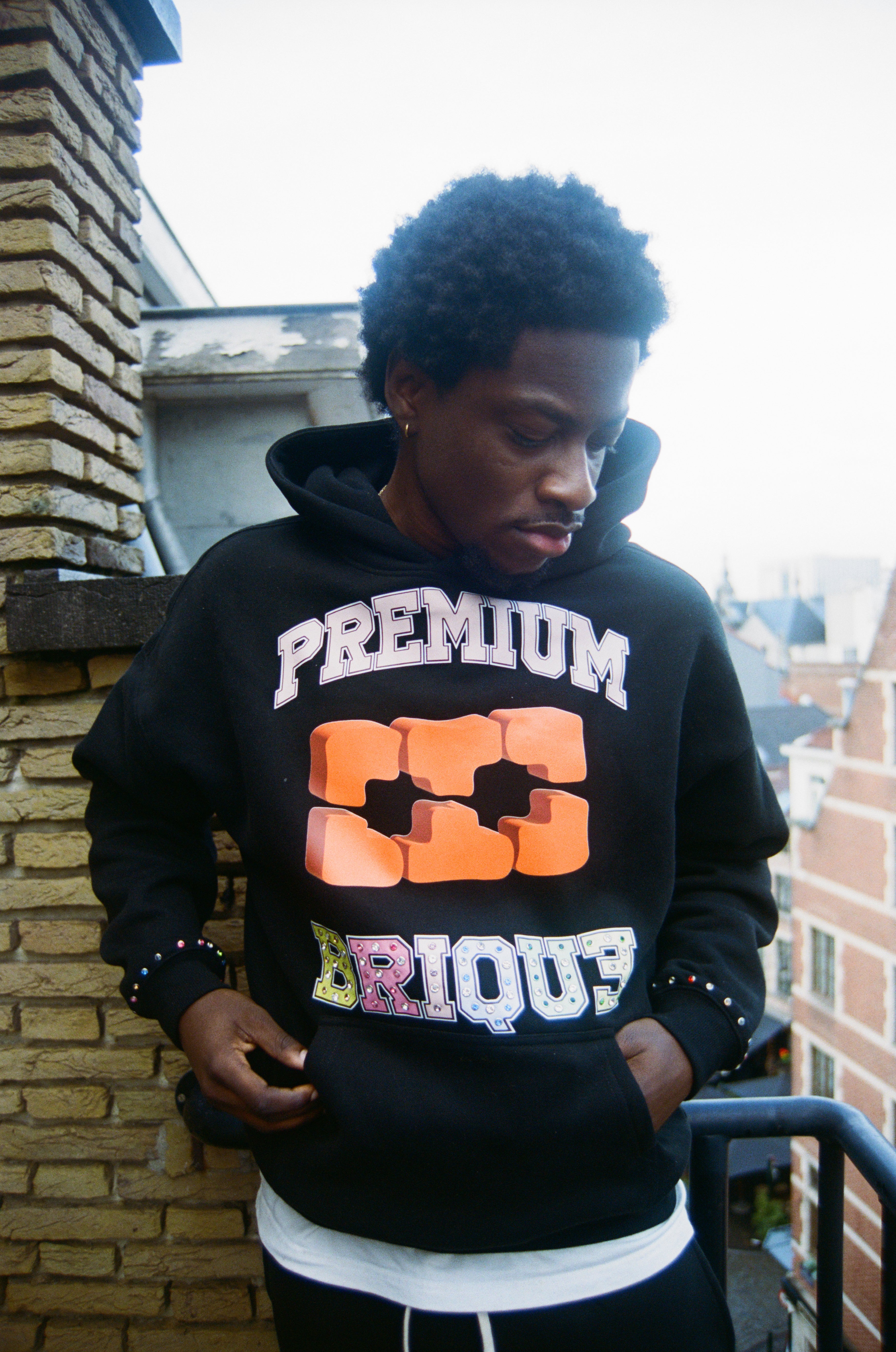 PULL A CAPUCHE BRIQUE PREMIUM