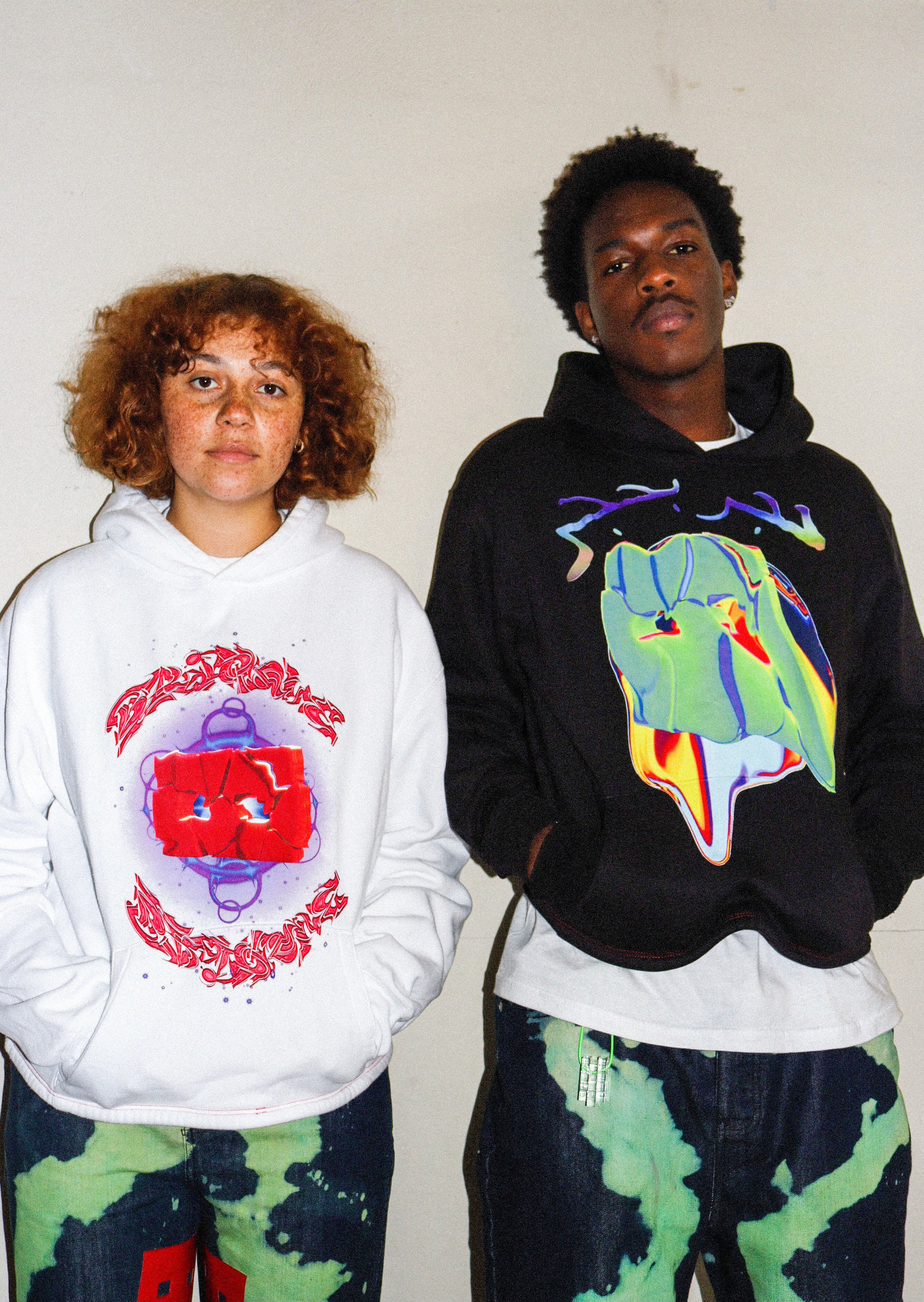 Pull à capuche "Brique par Brique"